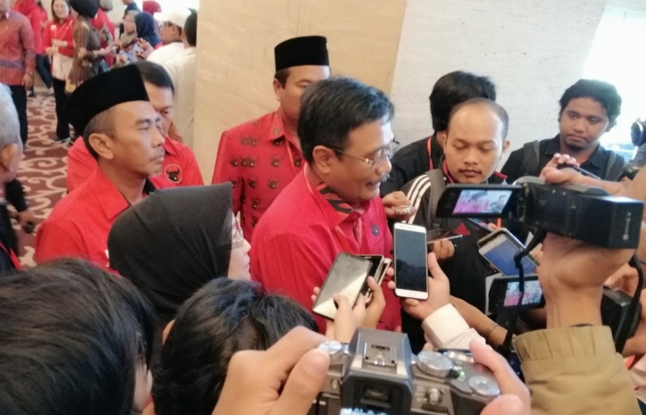 Ketua DPP PDIP Djarot Saiful Hidayat, di sela konferensi daerah DPD PDIP Jatim, di Surabaya, Rabu, 24 Juli 2019. (Foto: Farid/ngopibareng.id) 