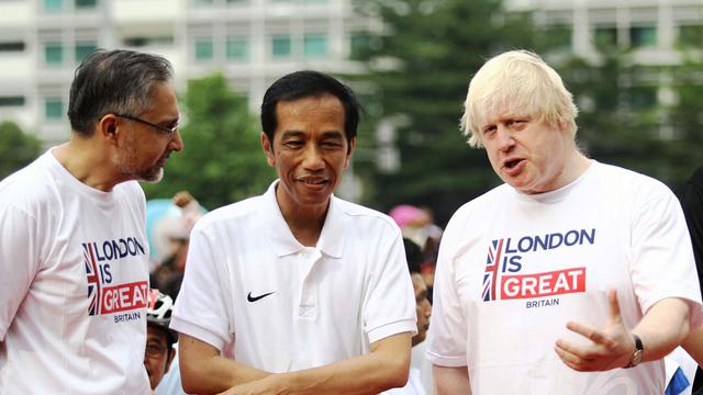 Kenangan PM Boris Johnson saat bersama Presiden Jokowi di car free day (CFD) Jakarta.