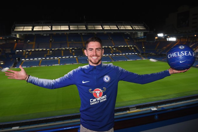 Jorginho merasa bisa lebih kreatif dengan peran anyarnya di Chelsea. (Foto: Twitter/@ChelseaFC)