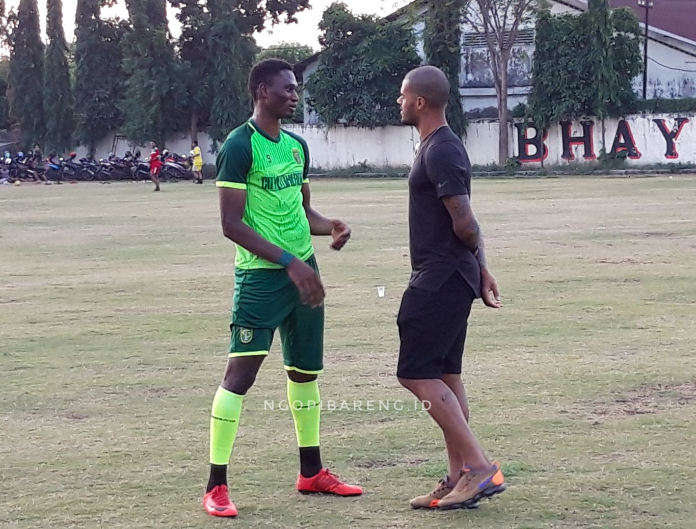 Striker Persebaya, Amido Balde dan David da Silva. (foto: Haris/ngopibareng.id)