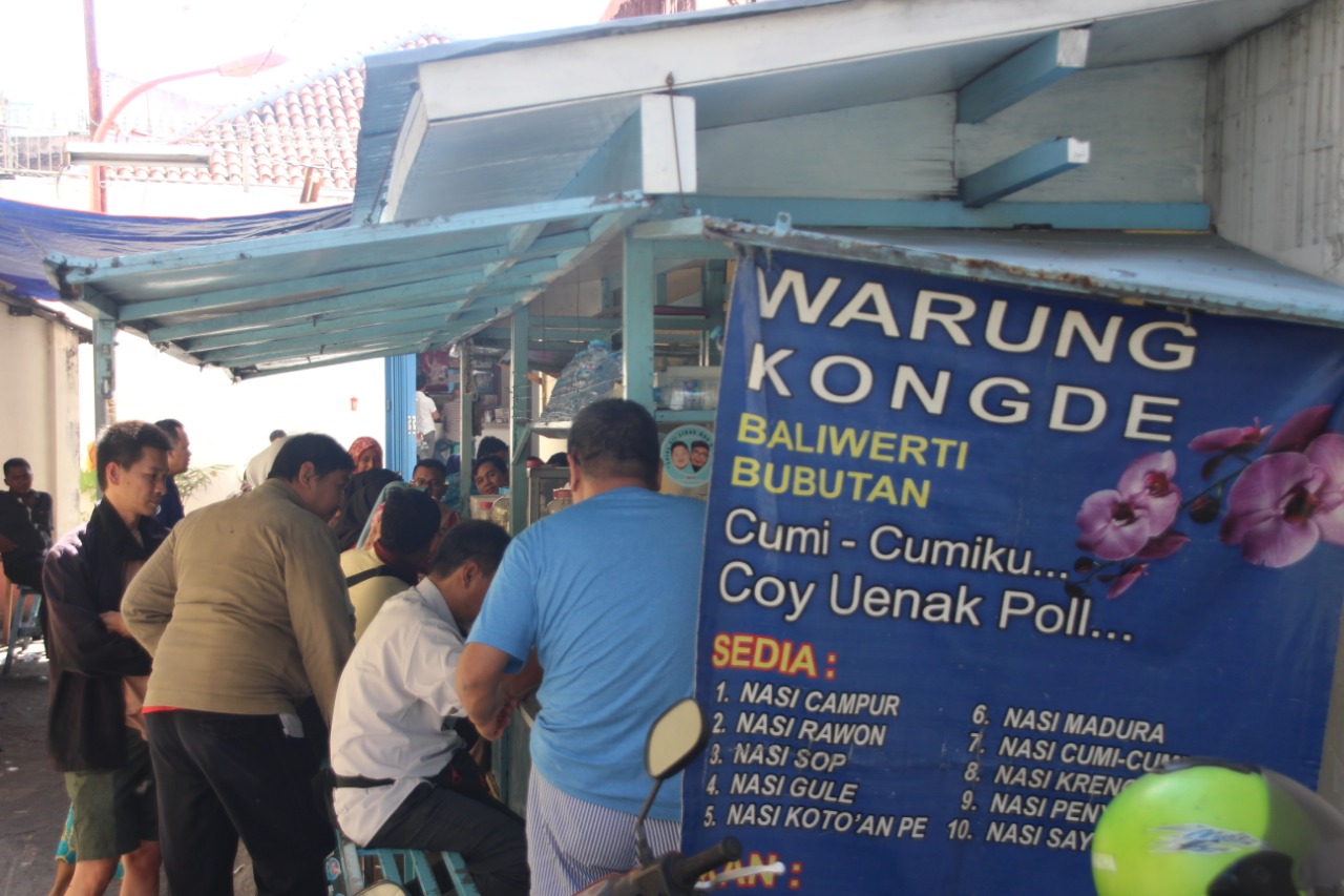 Warung Kongde singkatan dari Bokonge Gede. (Foto: Faiq/ngopibareng.id)