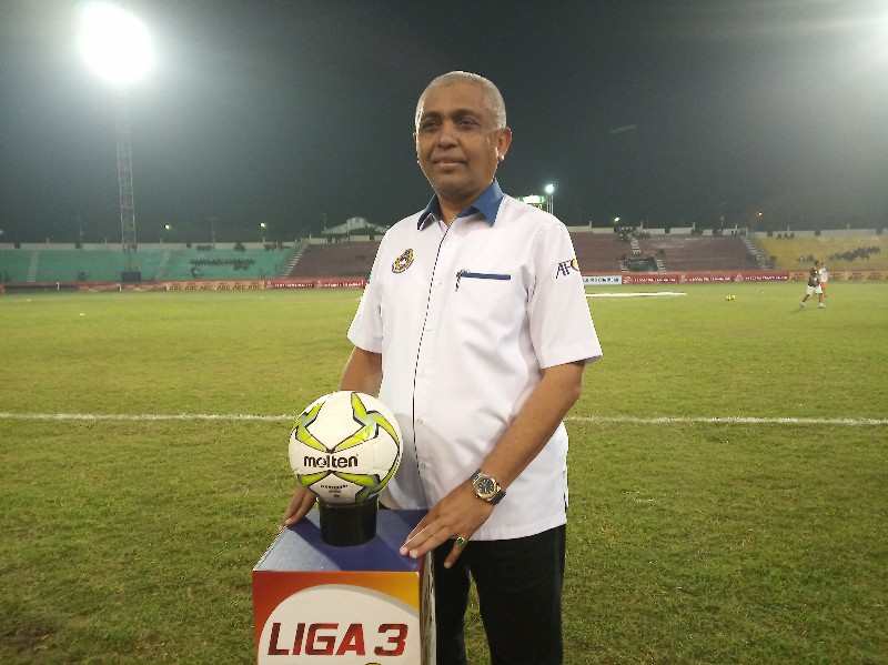 Ketua Umum PSSI Jatim, Ahmad Riyadh, berharap wakil Jatim kembali juarai Liga 3 nasional 2019. (Foto: Haris/@ngopibareng.id)