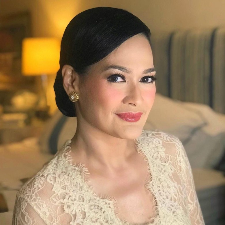 Donna Harun dikabarkan menggelar akad nikah ketiga kalinya, pada Jumat 26 Juli 2019. (Foto: Instagram Allysa Hawadi)