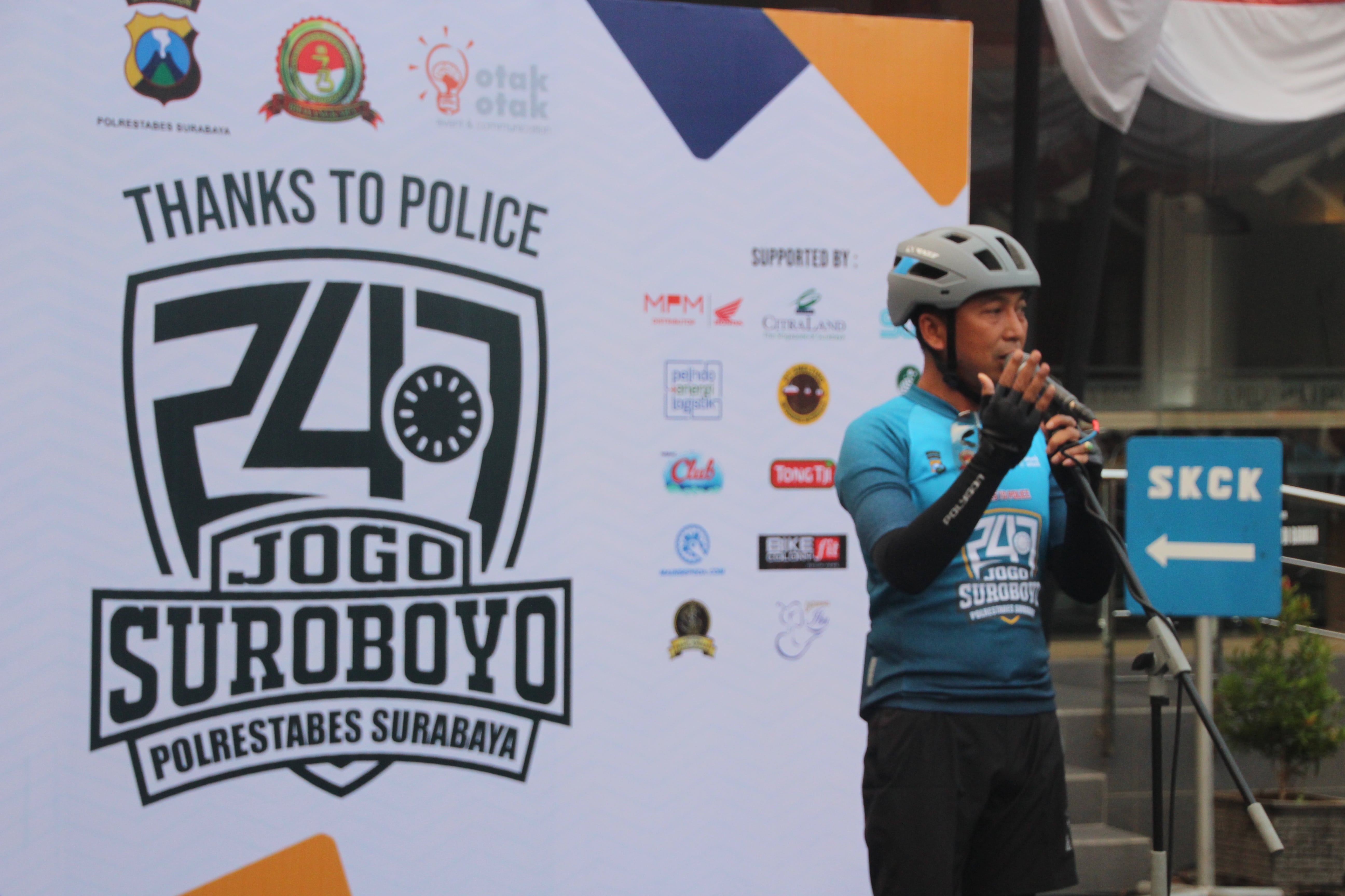 Kapolrestabes Surabaya, Kombes Pol Sandi Nugroho saat memberi sambutan di acara 'Gowes Bareng Pecinta Sepeda Lipat' di Mapolres Surabaya, 28 Juli 2019. (Foto: Faiq/ngopibareng.id)