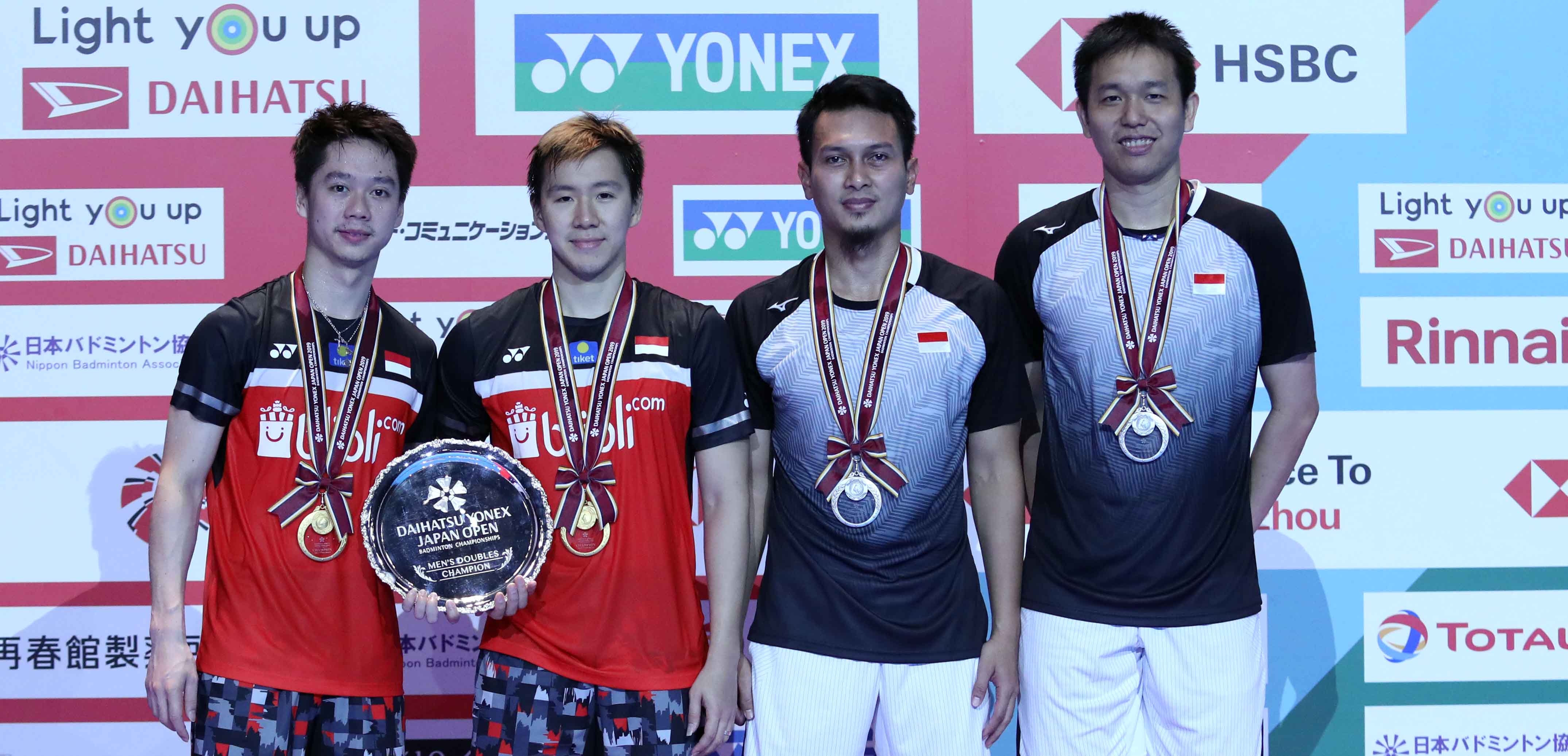 Kevin/Marcus bersama Hendra/Ahsan saat berada di podium juara Jepang Open 2019. (Foto: PBSI)