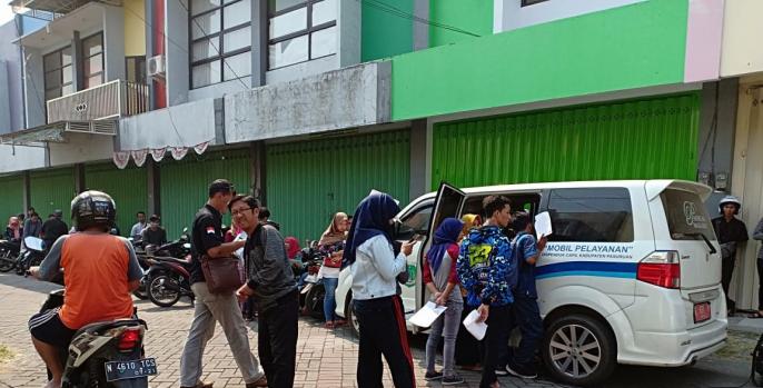 Layanan mobil KTP-el di Kabupaten Pasuruan. (Foto: Dok Humas)