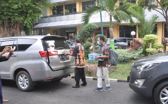 Penggeledahan beberapa ruangan di lingkungan Pemkab Kudus oleh petugas KPK. (Foto: Ant)