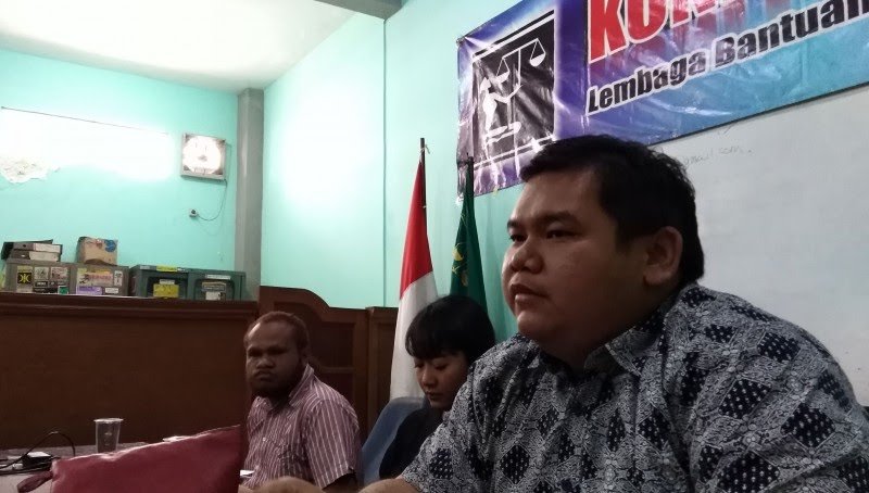 Direktur Lembaga Bantuan Hukum (LBH) Surabaya Abdul Wachid Habibullah. (Foto: Farid/ngopibareng.id)