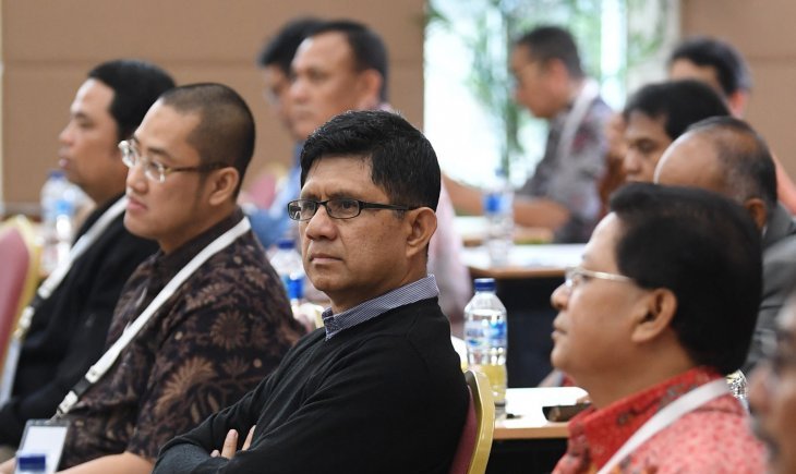 Pimpinan Komisi Pemberantasan Korupsi (KPK) Laode M Syarif (kedua kanan) mengikuti tes psikologi seleksi calon pimpinan KPK, di Pusdiklat Kementerian Sekretariat Negara, Cilandak, Jakarta, Minggu 28 Juli 2019. Tes psikologi Capim KPK periode 2019-2023 tersebut diikuti 104 peserta. (Foto: Antara/Wahyu Putro)