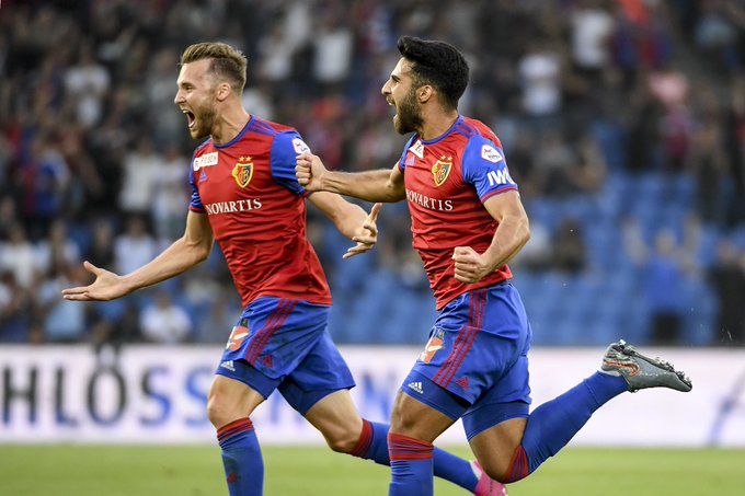 Ekspresi kegembiraan striker FC Basel, Ricky Wolfswinkel usai mencetak gol ke gawang  PSV Eindhoven. (Foto: Twitter/@FC_Basel_en)