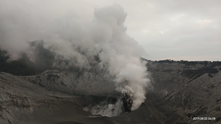 Kondisi Gunung Tangkuban Parahu, Jumat 2 Agustus 2019. (Foto: Twitter PVMBG-CVGHM, @vulkanologi_mbg)