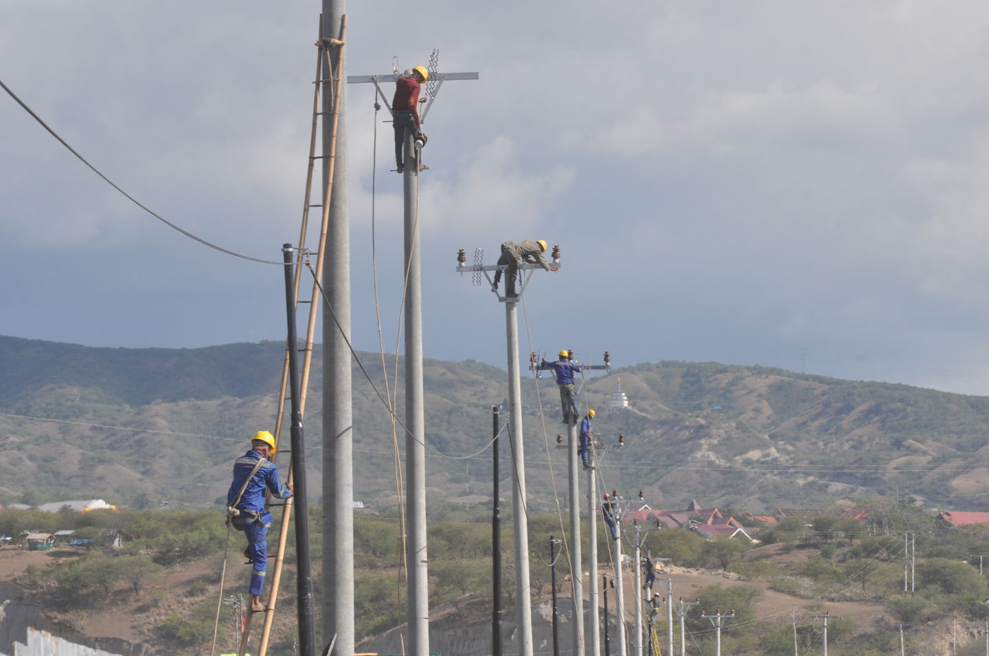 Ilustrasi Petugas PLN. (Foto: Dok/Antara)