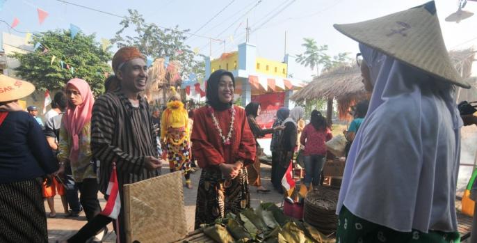 Berbagai kuliner disajikan di pasar desa Sorpo, desa Suwayuwo, Pasuruan. (Foto: Dok. Humas)