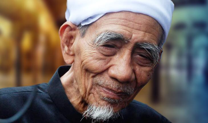 KH Maimoen Zubair atau Mbah Moen. (Foto: Dok. PBNU)