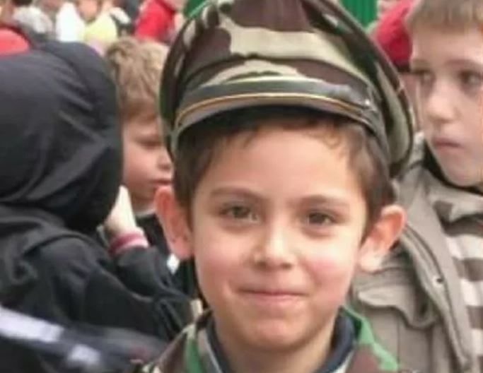 Enzo Zenz Allie, Waktu TK di Ecole Saint Joseph pada acara carnaval di Cherbourg France menggunakan baju loreng motif TNI.   (Foto: tniad.mil.id)