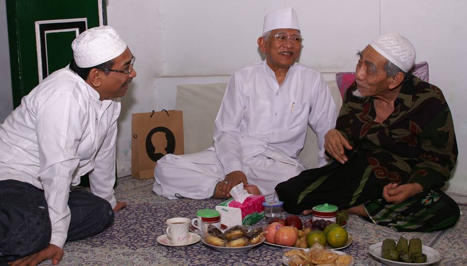 Kenangan bersama almarhum Mbah Moen.