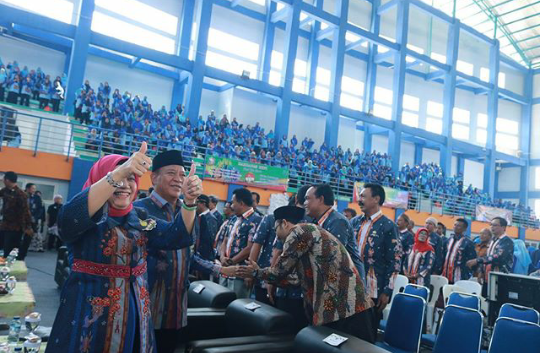 Puncak Peringatan Hari Keluarga Nasional, di GOR Sport Center Lamongan. (Foto: Nasih/ngopibareng.id)