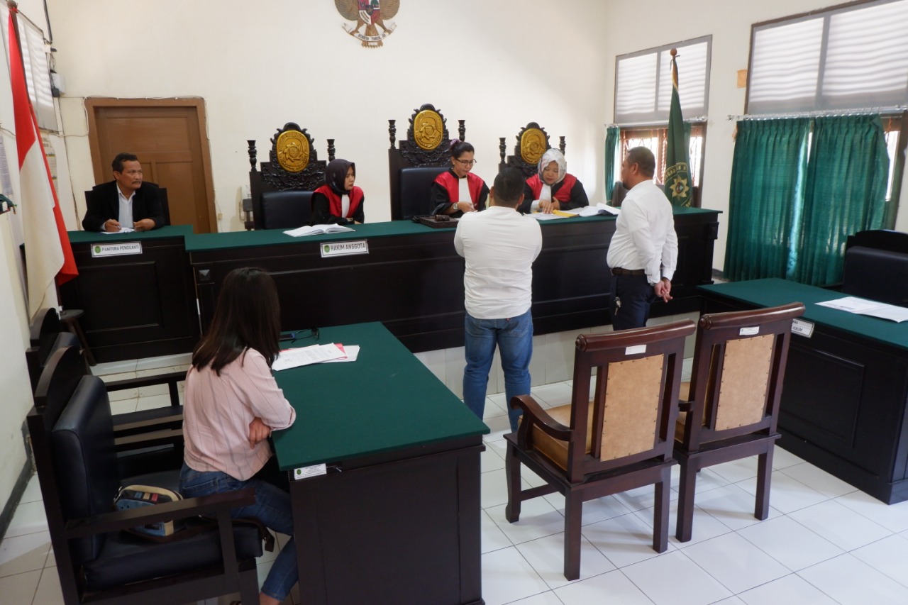 SUASANA sidang gugatan anak kepada ibu kandung dan saudara kandung di PN Kota Probolinggo. (Foto: Ikhsan/ngopibareng.id)