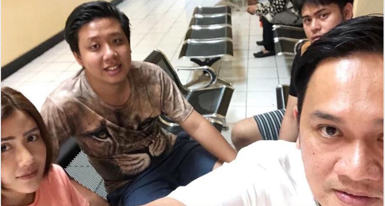 Farhat Abbas bersama trio 'ikan asin' yakni, Galih Ginanjar, Pablo Benua, dan Rey Utami di Rutan Polda Metro Jaya. (Foto: Instagram Farhat Abbas)