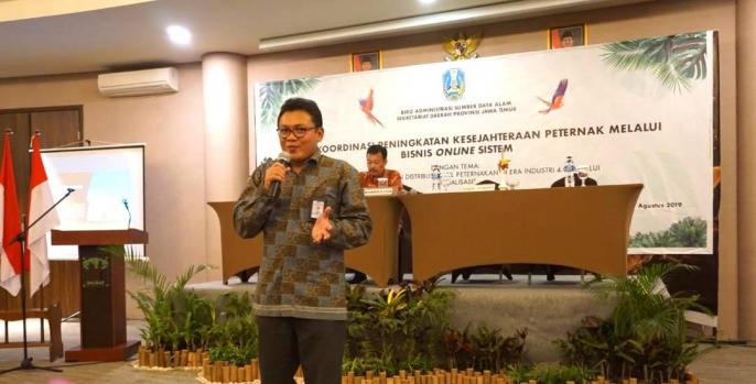 Kasubdit Pengembangan Ekonomi Digital Pertanian dan Perikanan, Kementerian Kominfo, Wijayanto saat memberikan materi dalam rakor optimalisasi marketing hasil ternak. (Foto: Dok Humas)