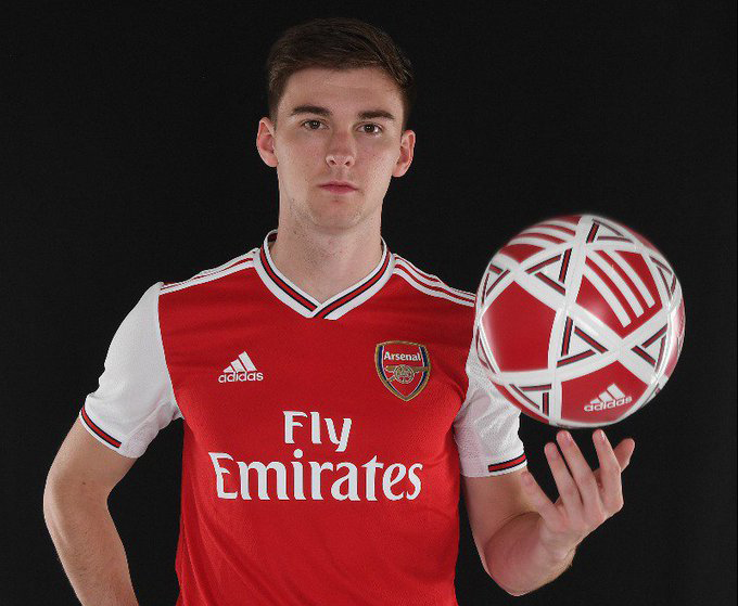 Kieran Tiernee resmi bergabung dengan Arsenal. (Foto: Twitter/@Arsenal)