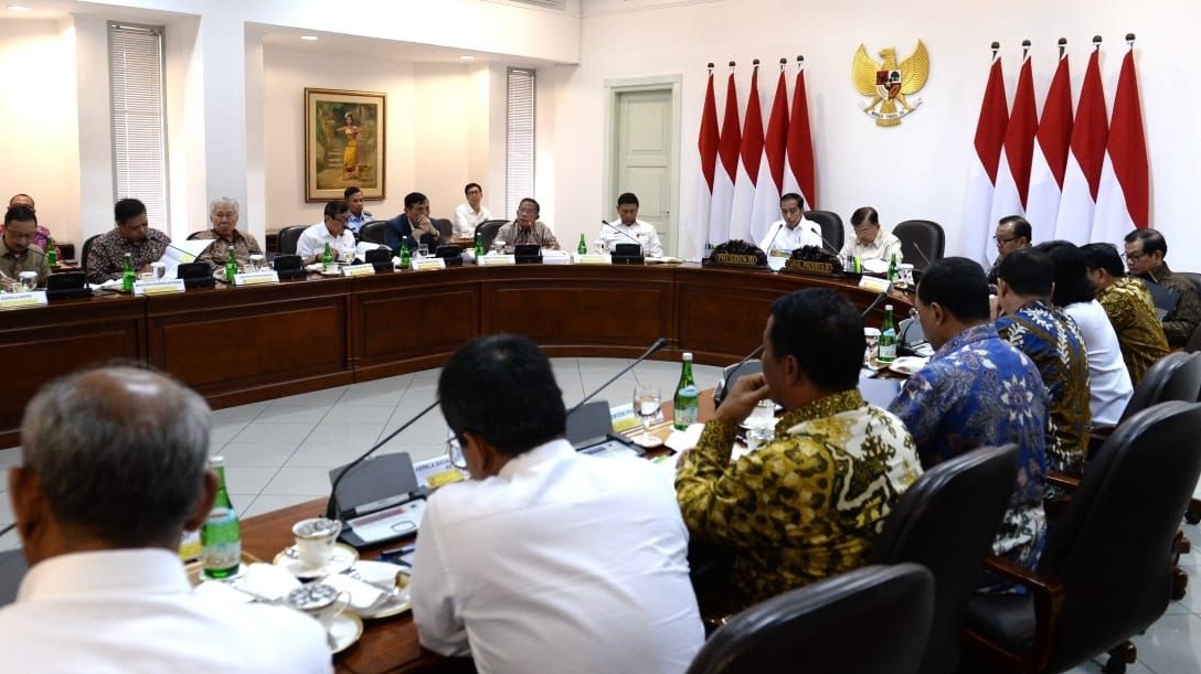 Rapat Kabinet terbatas bahas biodisel di Kantor Prediden, Senin 12  Agustus 2019. (Foto: BPMI Setpres)