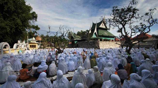 Pengikut jemaah Thariqoh Syattariyah Magetan. (Foto: Dok/Antara)