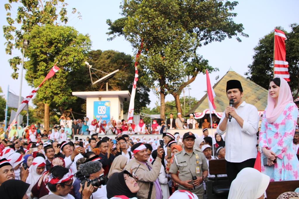 Wagub Jatim Emil Dardak saat memberi sambutan dalam acara kirab budaya di Masjid Al Akbar Surabaya. (Foto: Faiq/ngopibareng.id)