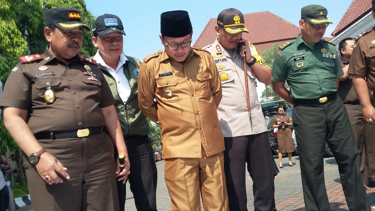 Foto dokumentasi Wali Kota Malang, Sutiaji saat mendatangi prosesi pemusnahan narkotika di Kantor Kejaksaan Negeri Malang beberapa waktu lalu. (Foto: Theo/ngopibareng.id)