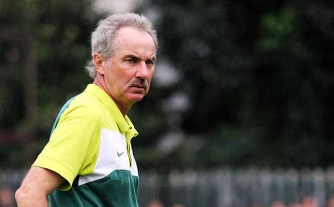 Alfred Riedl saat melatih Timnas Indonesia. (Foto: Istimewa)