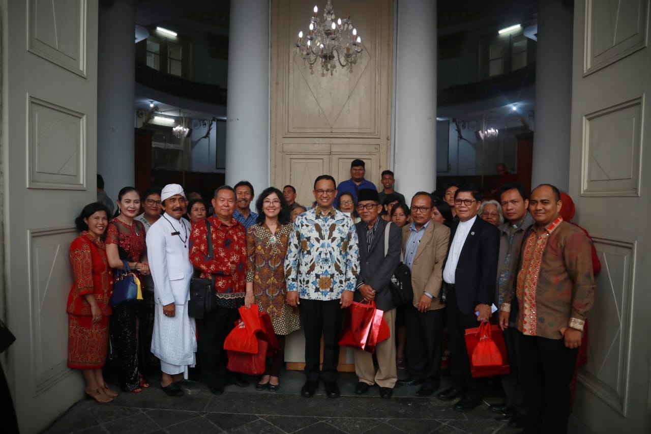 Gubernur DKI jakarta Anies Baswedan bersama tokoh agamawan di Gereja Immanuel Jl Merdeka Timur, Gambir Jakarta Pusat. (Foto: asmanu/ngopibareng.id)