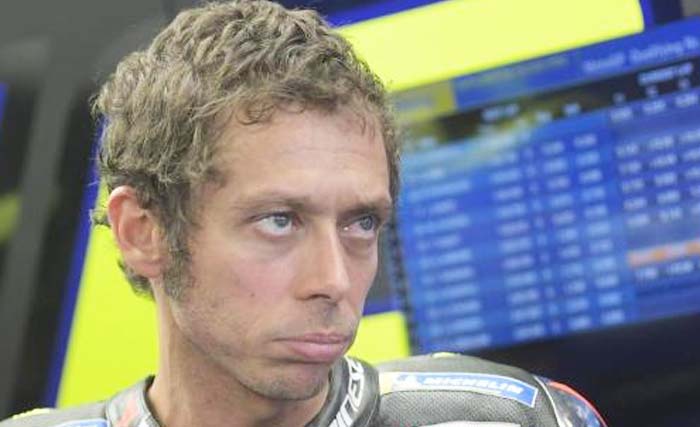 Valentino Rossi usai gagal mengamankan posisi tiga di Sirkuit Silverstone hari Minggu kemarin. (Foto:Reuters)