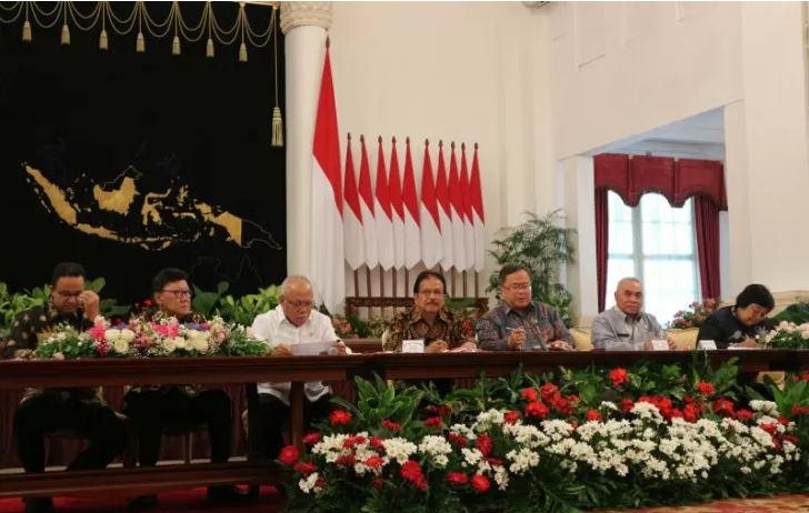 Presiden Joko Widodo bersama Wakil Presiden Jusuf Kalla saat memberikan keterangan soal pindah ibu kota. (Foto: Asmanu/ngopibareng.id)