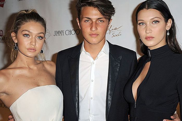 Hadid bersaudara, yakni Bella Hadid, Gigi Hadid, dan si bungsu Anwar Hadid.