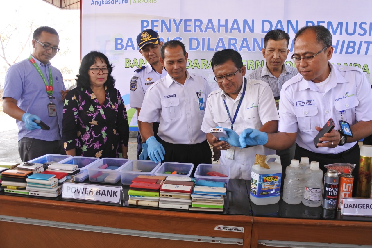 Pemusnahan prohibited items di Bandar Udara Juanda. (Foto: Istimewa)