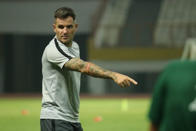 Simon Mcmenemy tak ingin hasil seri, apalagi kalah saat Timnas Indonesia menjamu Malaysia pada 5 September 2019. (Foto: 