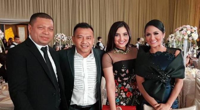 Pasangan Krisdayanti-Raul Lemos bersama Anang Hermansyah-Ashanty.