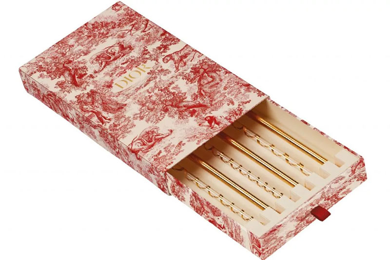 Sedotan branded, merk Dior. Mahalnya bukan main, tapi laris manis seperti pop corn. (Foto:Google)