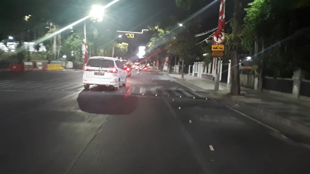 Suasana di Jalan Wali Kota Mustajab menuju Jalan Gubeng Pojok. (Foto: Alief/ngopibareng.id)