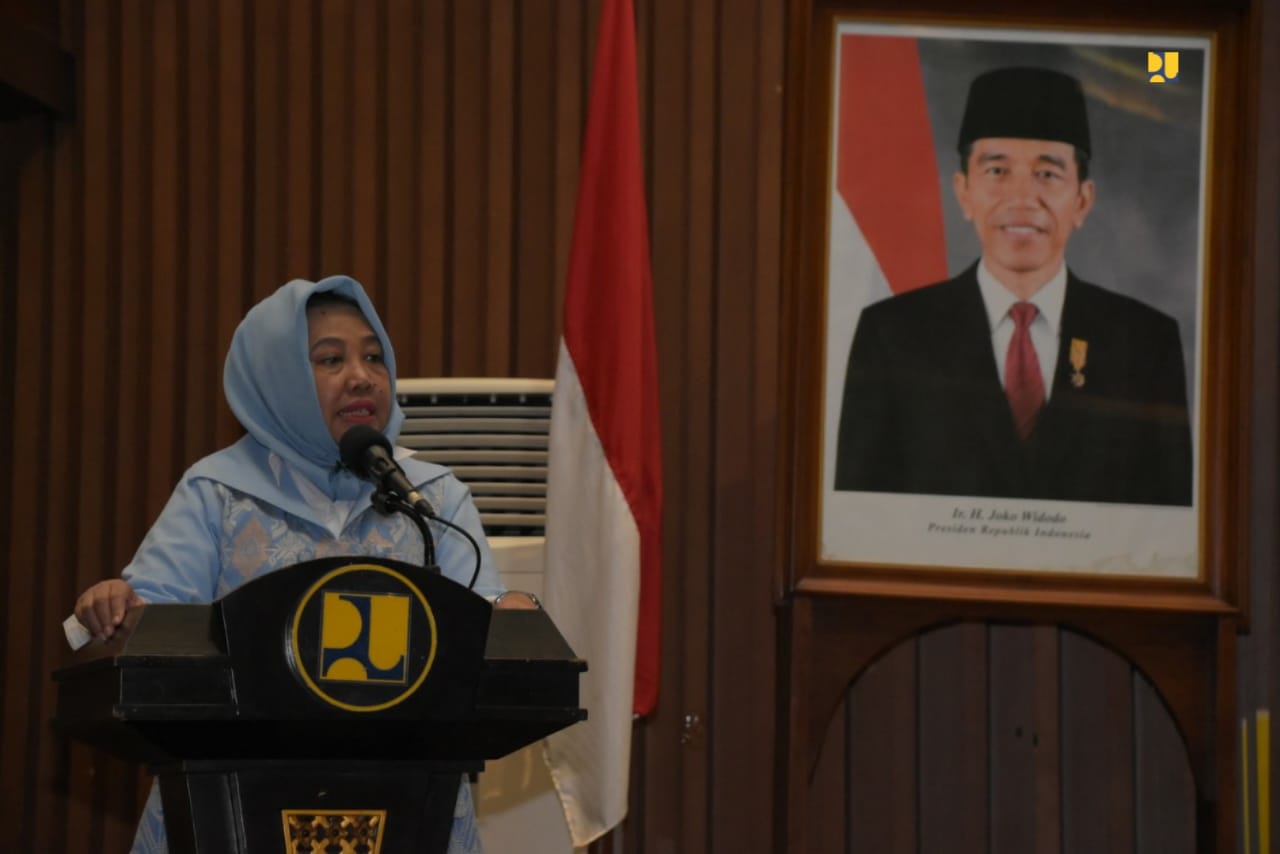 Sekretaris Jenderal (Sekjen) Kementerian PUPR Anita Firmanti saat membuka Workshop Pembinaan Rantai Pasok MPK di Auditorium Kementerian PUPR. (Foto: PUPR)