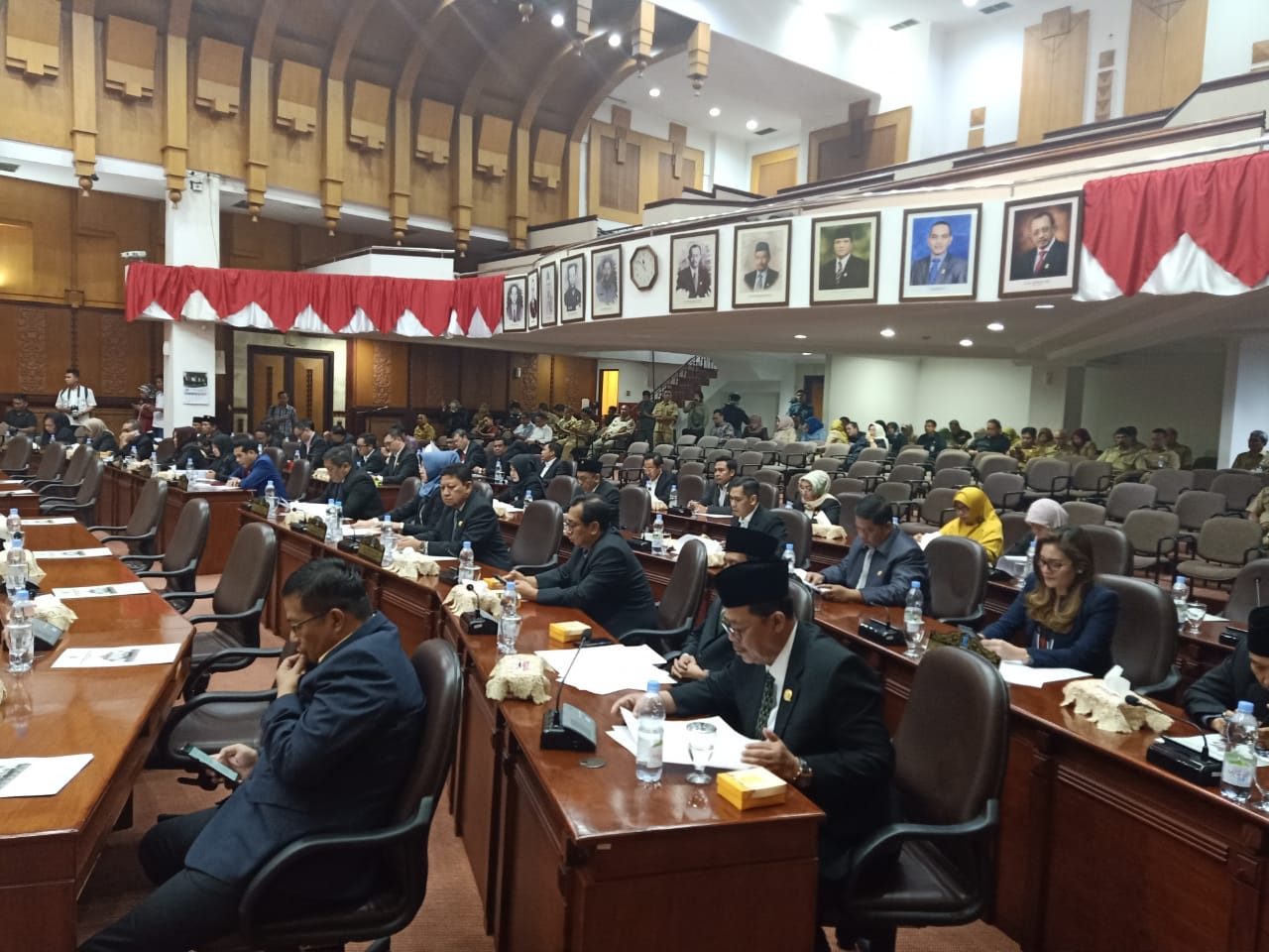 Rapat paripurna perdana anggota DPRD Kota Surabaya periode 2019-2024. (Foto: Alief/ngopibareng.id)