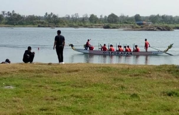 Aktivitas atlet dayung di Laguna Pantai Depok, Bantul. Laguna di muara Kali Opak ini semakin dikenal sebagai spot dayung yang keren. (Foto-foto: Dinas Pariwisata Bantul)