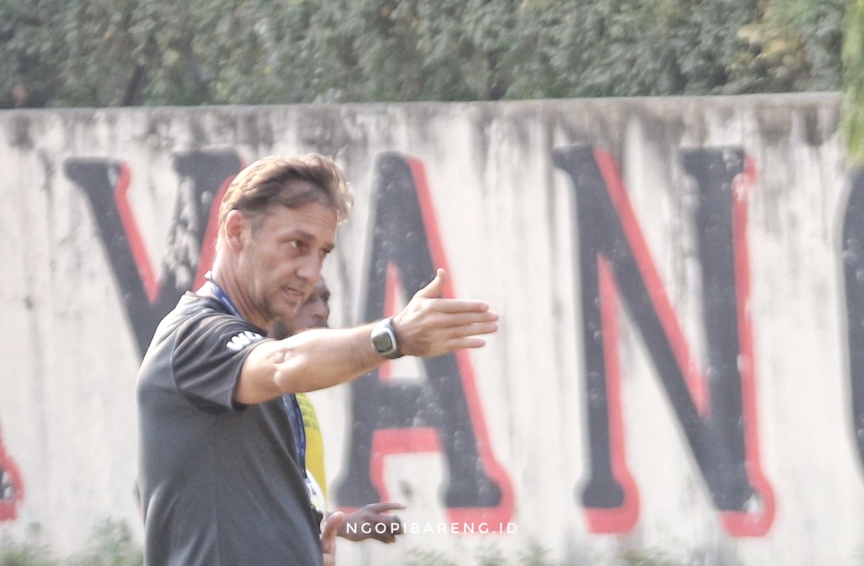 Asisten pelatih Persebaya, Wolfgang Pikal. (Foto: Haris/ngopibareng.id)