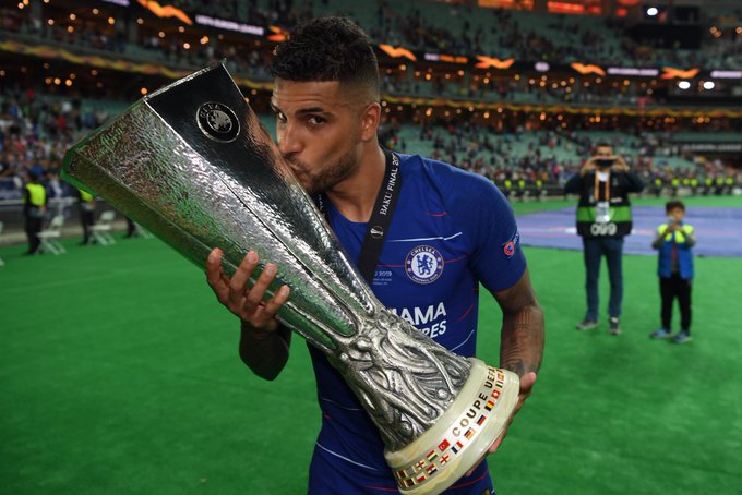 Chelsea tak ingin kehilangan Emerson Palmieri. (Foto: Twitter/@ChelseaFC) 