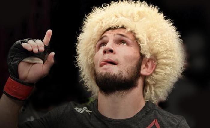 Khabib Nurmagomedov usai mengalahkan  Dustin Poirier dalam UFC 242 di The Arena, Abu Dhabi, Uni Emirat Arab, Minggu lalu. (Foto:Reuters)