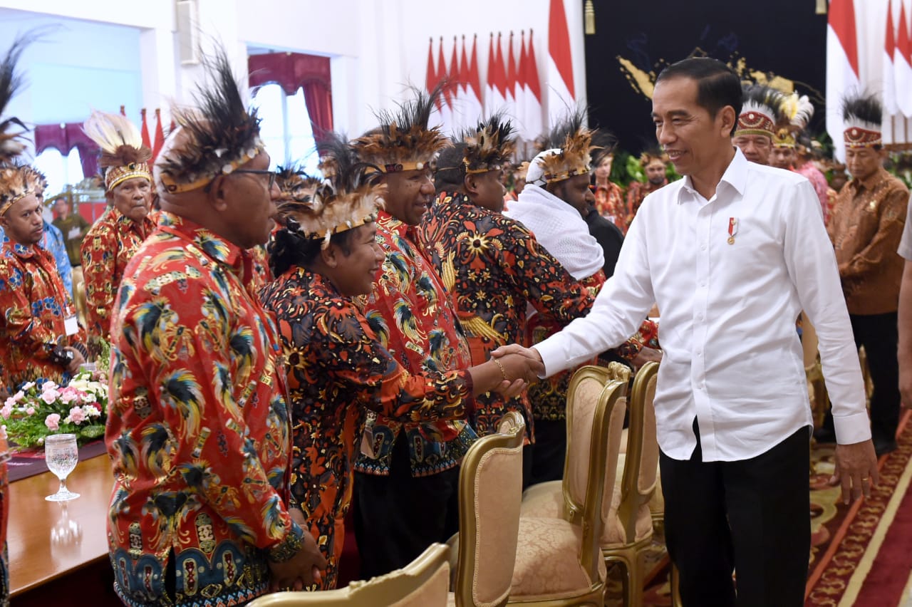 Presiden Joko Widodo (Jokowi) bertemu dengan 61 tokoh Papua di Istana Negara, Jakarta, pada Selasa 10 September 2019. (Foto: Biro Pers Setpres)