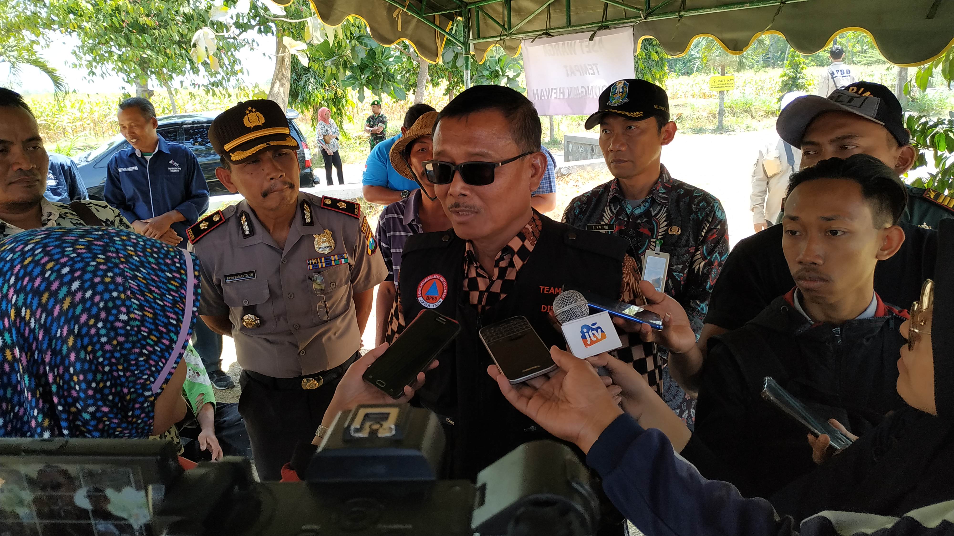 Kepala BPBD provinsi Jatim Subhan Wahyudiono saat memberikan soal kekeringan yang menimpa sejumlah wilayah di Jawa Timur. (Foto: Fendhy/ngopibareng.id)
