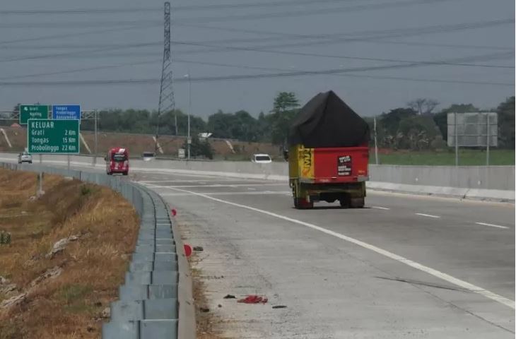 Jalan tol Trans Jawa di wilayah Grati, Kabupaten Pasuruan. (Foto: Antara/Hanif Nashrullah