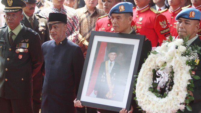 Thareq Kemal Habibie, putra bungsu mendiang Presiden ke-3 RI Bacharuddin Jusuf (BJ) Habibie, retina mata kanannya rusak karena glaukoma.