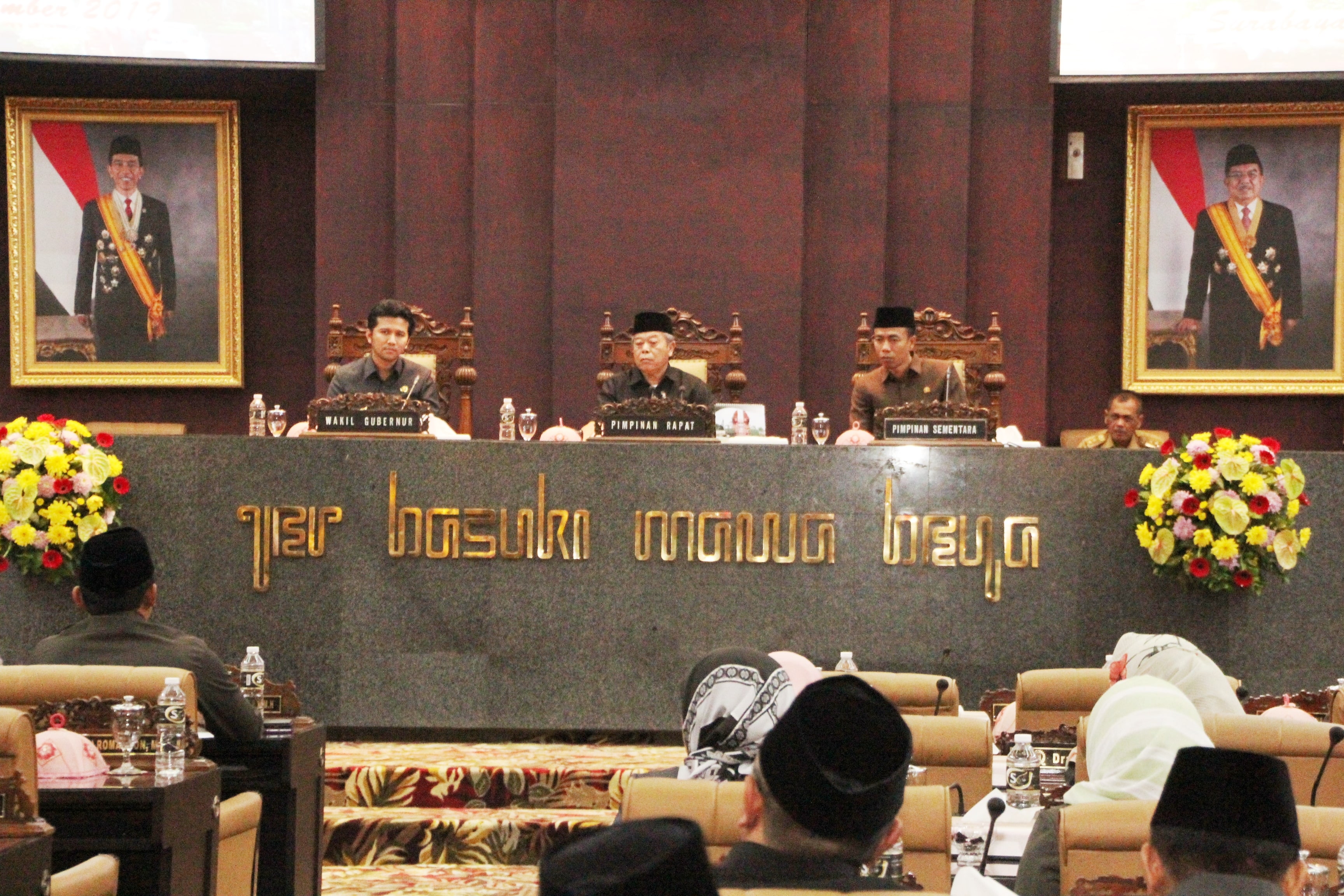 Penetapan Pimpinan DPRD Jatim periode 2019-2024. (Foto: Faiq/ngopibareng.id)